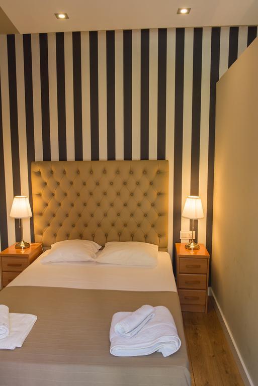 Ab Apartamentos Trinidad Málaga Oda fotoğraf